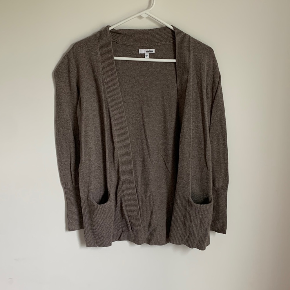 Brown cardigan with pockets
